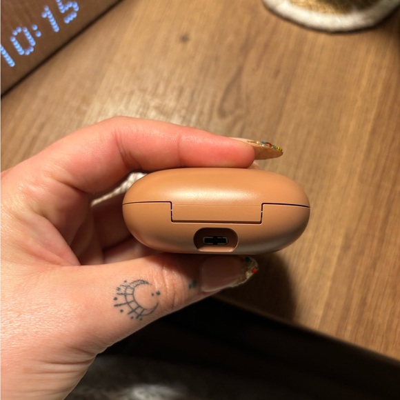 Kim Kardashian Beats Fit Pro Earbuds - Picture 3 of 12